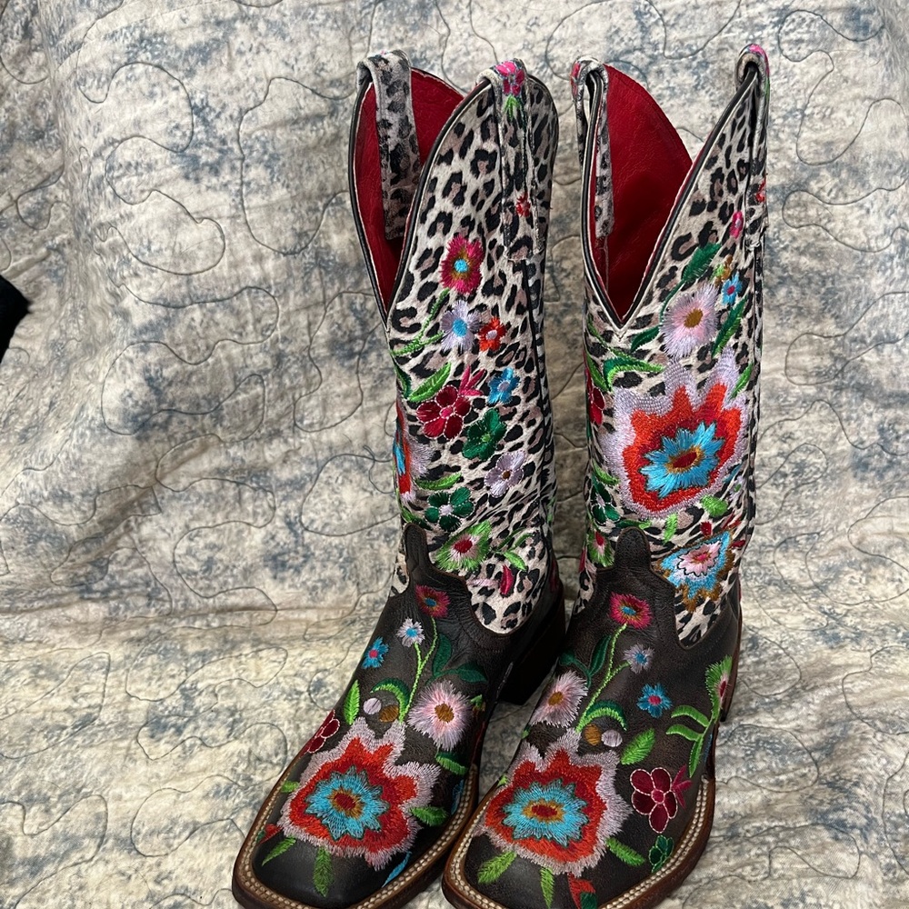 Macie Bean M9014 Ladies Embroidered Western Boot